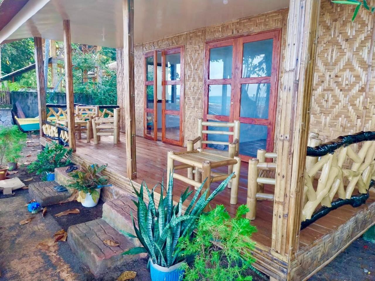 Playa Del Fuego Camiguin Beach Hostel & Resort 맘바자오 외부 사진