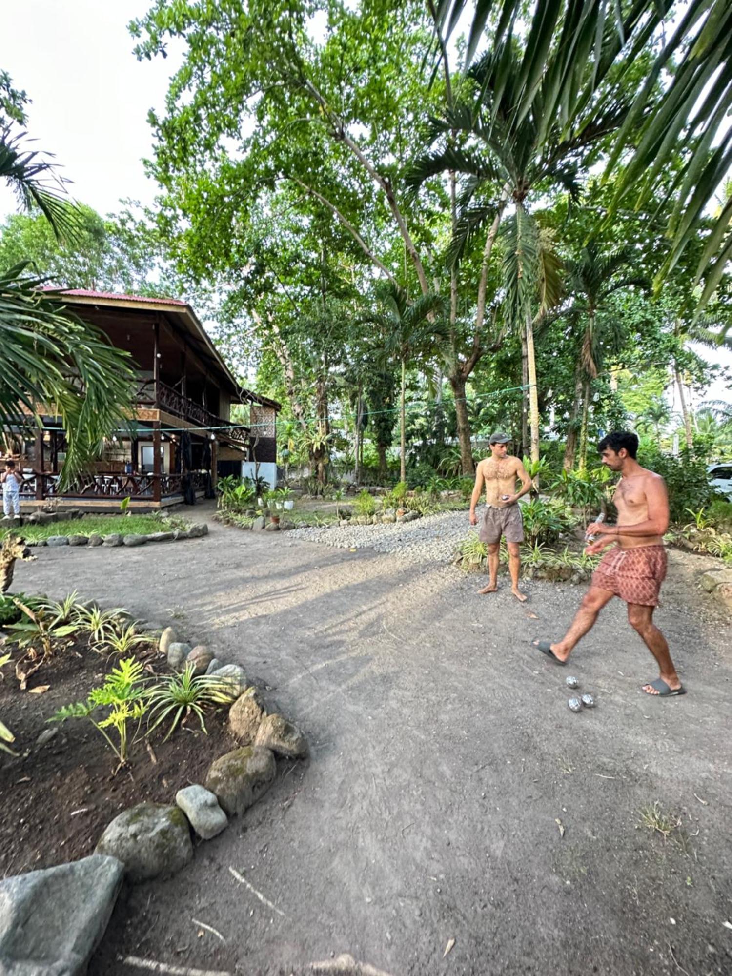 Playa Del Fuego Camiguin Beach Hostel & Resort 맘바자오 외부 사진